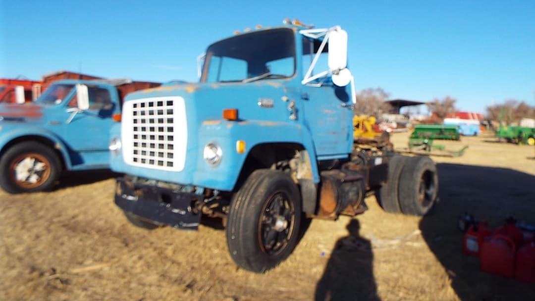 Image of Ford F-9000 Image 0