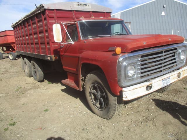 Image of Ford F-700 equipment image 1