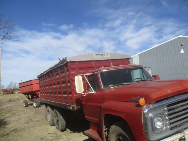 Image of Ford F-700 equipment image 2
