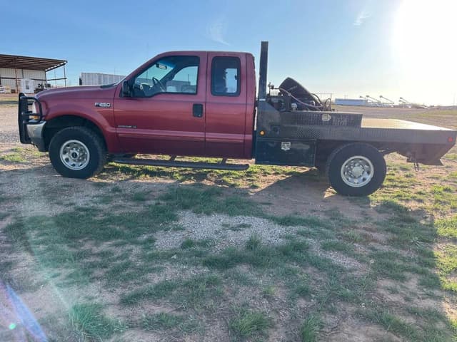 Image of Ford F-250 equipment image 2