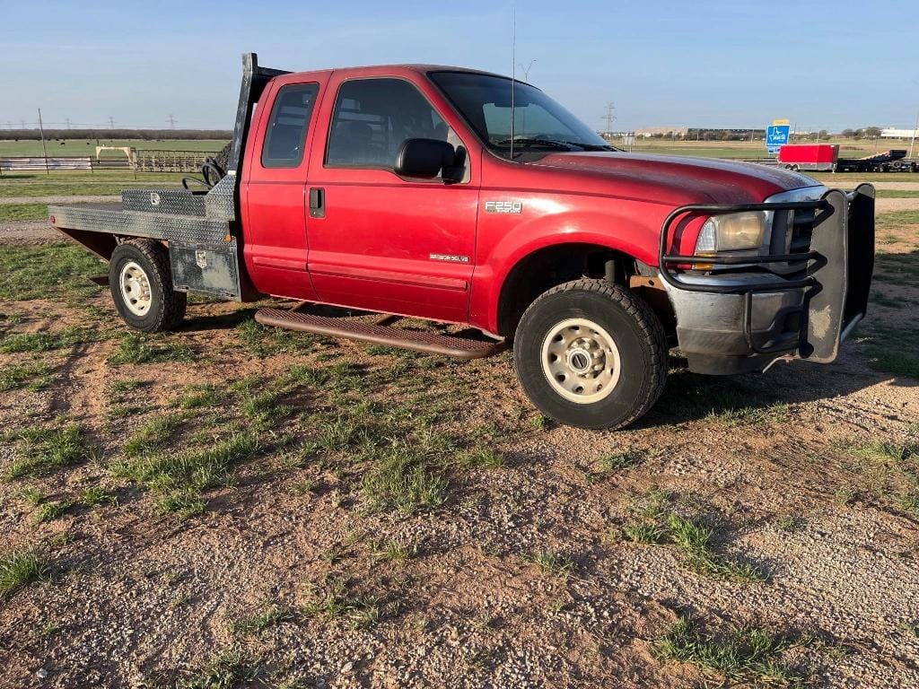 2002 Ford F-250 Equipment Image0