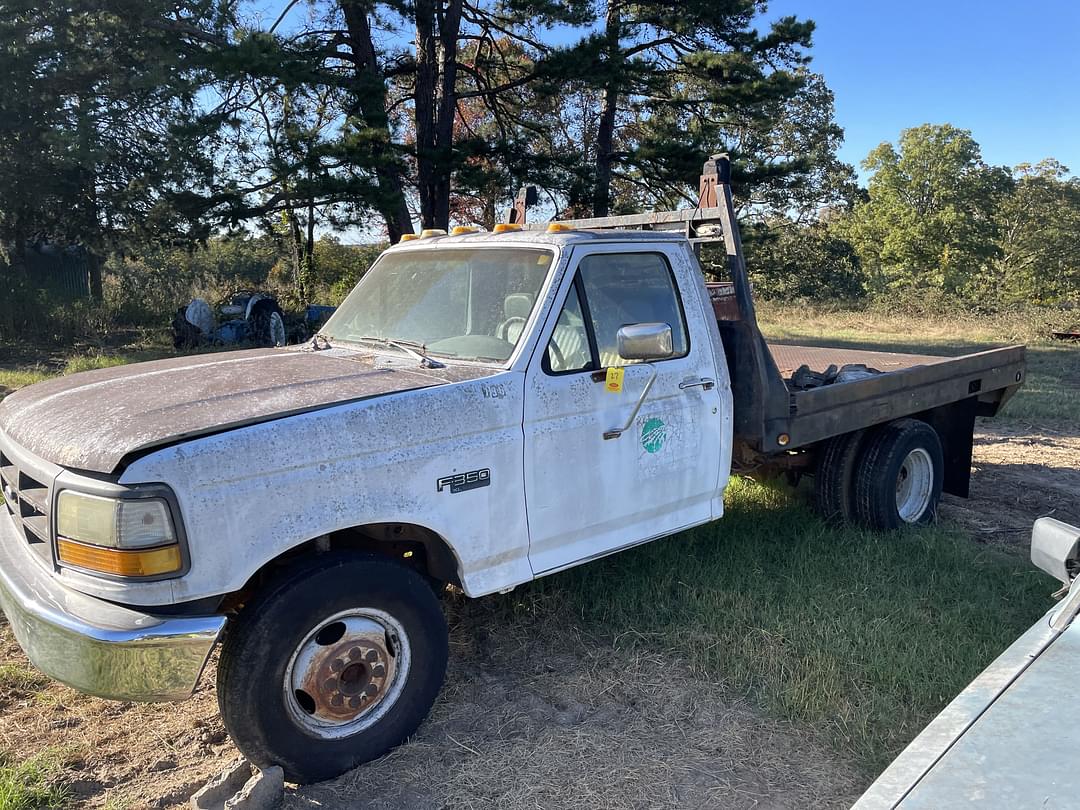 Image of Ford F-350 Primary image