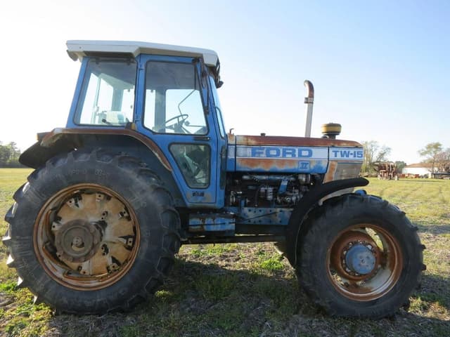 Image of Ford TW-15 equipment image 4