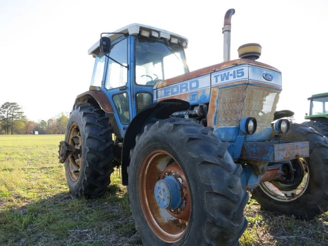 Image of Ford TW-15 equipment image 3
