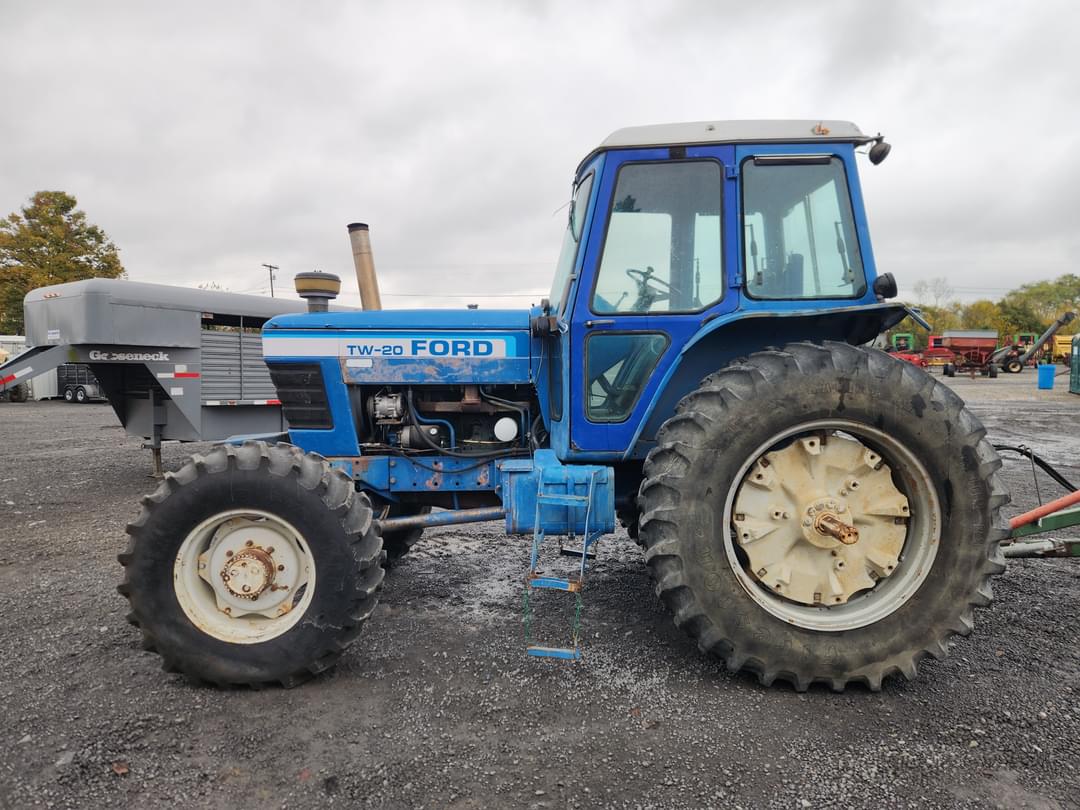 Image of Ford TW-20 Primary image