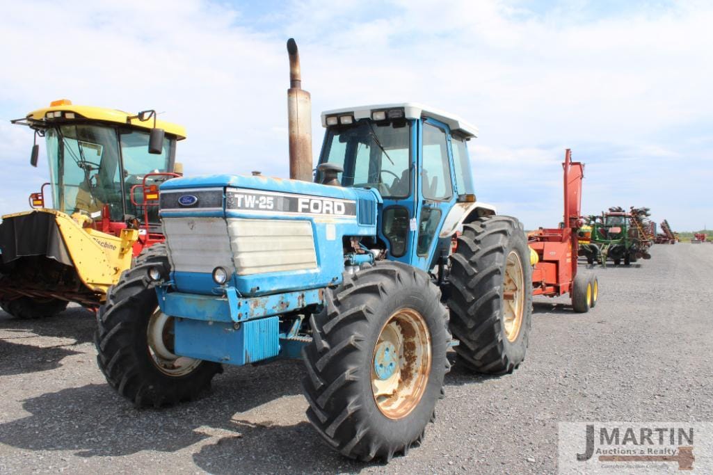 Main image Ford TW-25