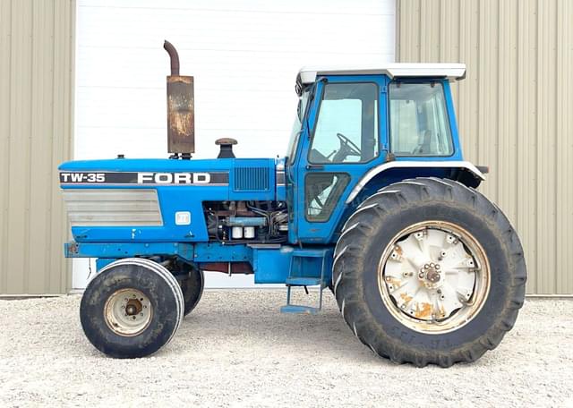 Image of Ford TW-35 equipment image 3