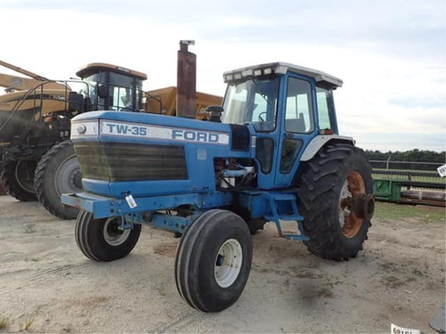 Image of Ford TW-35 equipment image 2
