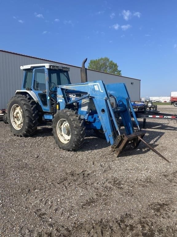 Ford TW-5 Equipment Image0