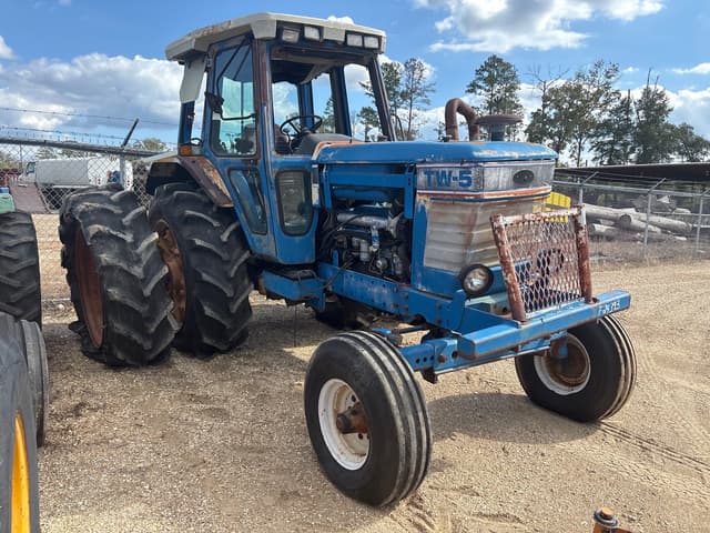 Image of Ford TW-5 equipment image 1