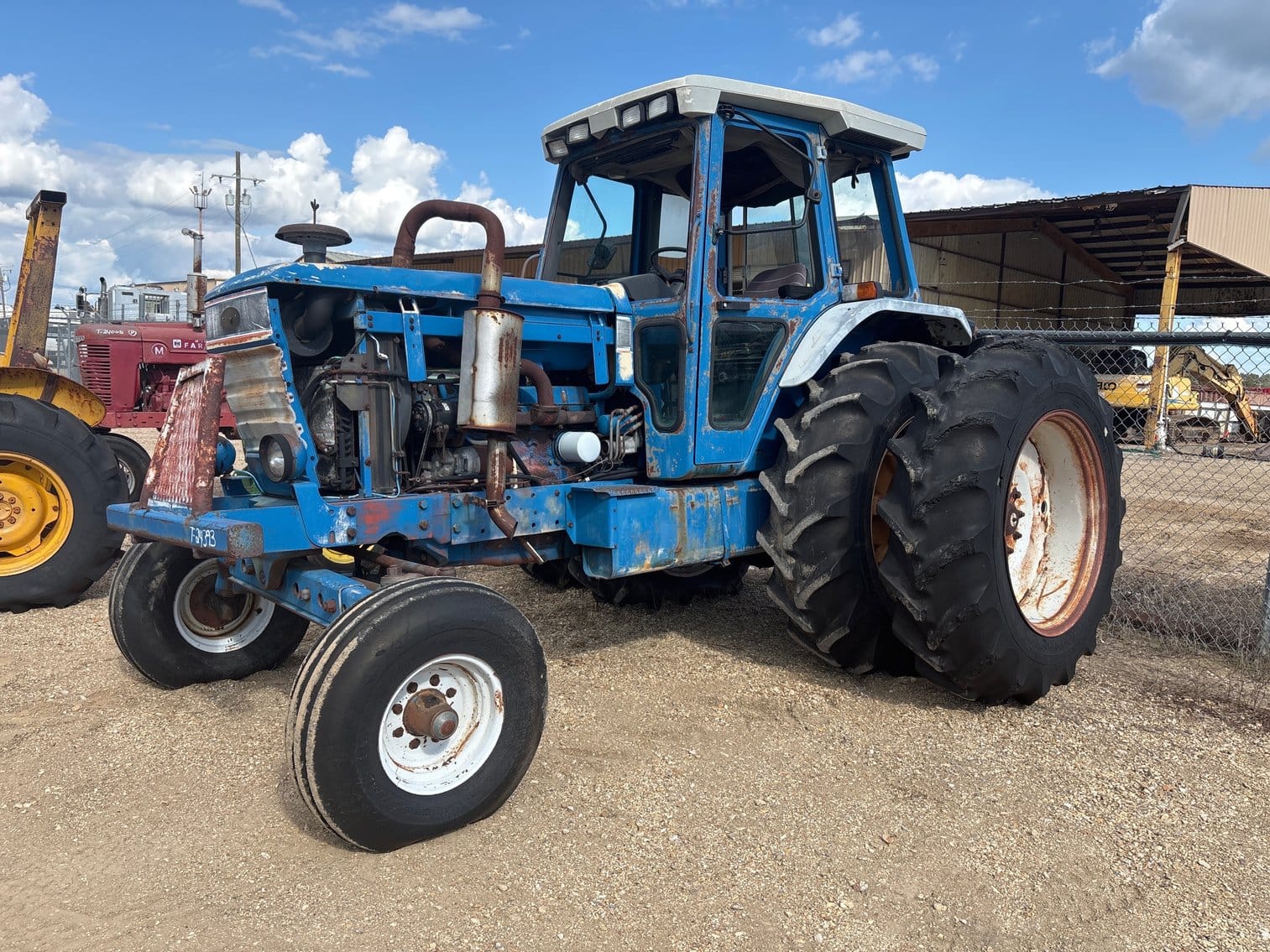 Ford TW-5 Equipment Image0