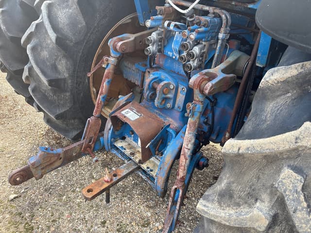 Image of Ford TW-5 equipment image 4