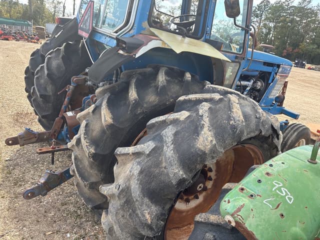 Image of Ford TW-5 equipment image 3