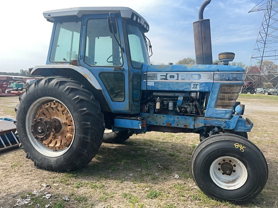 Image of Ford TW-5 Primary image