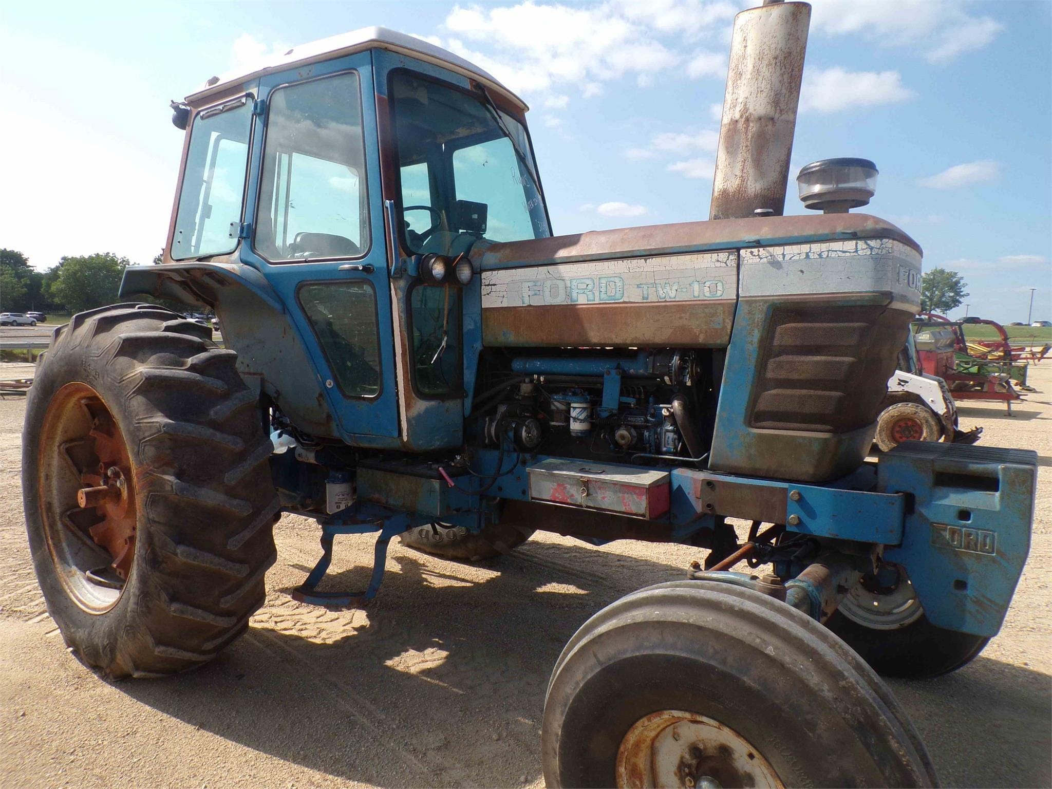 Main image Ford TW-10