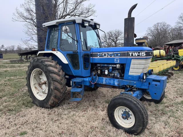 Image of Ford TW-15 equipment image 1