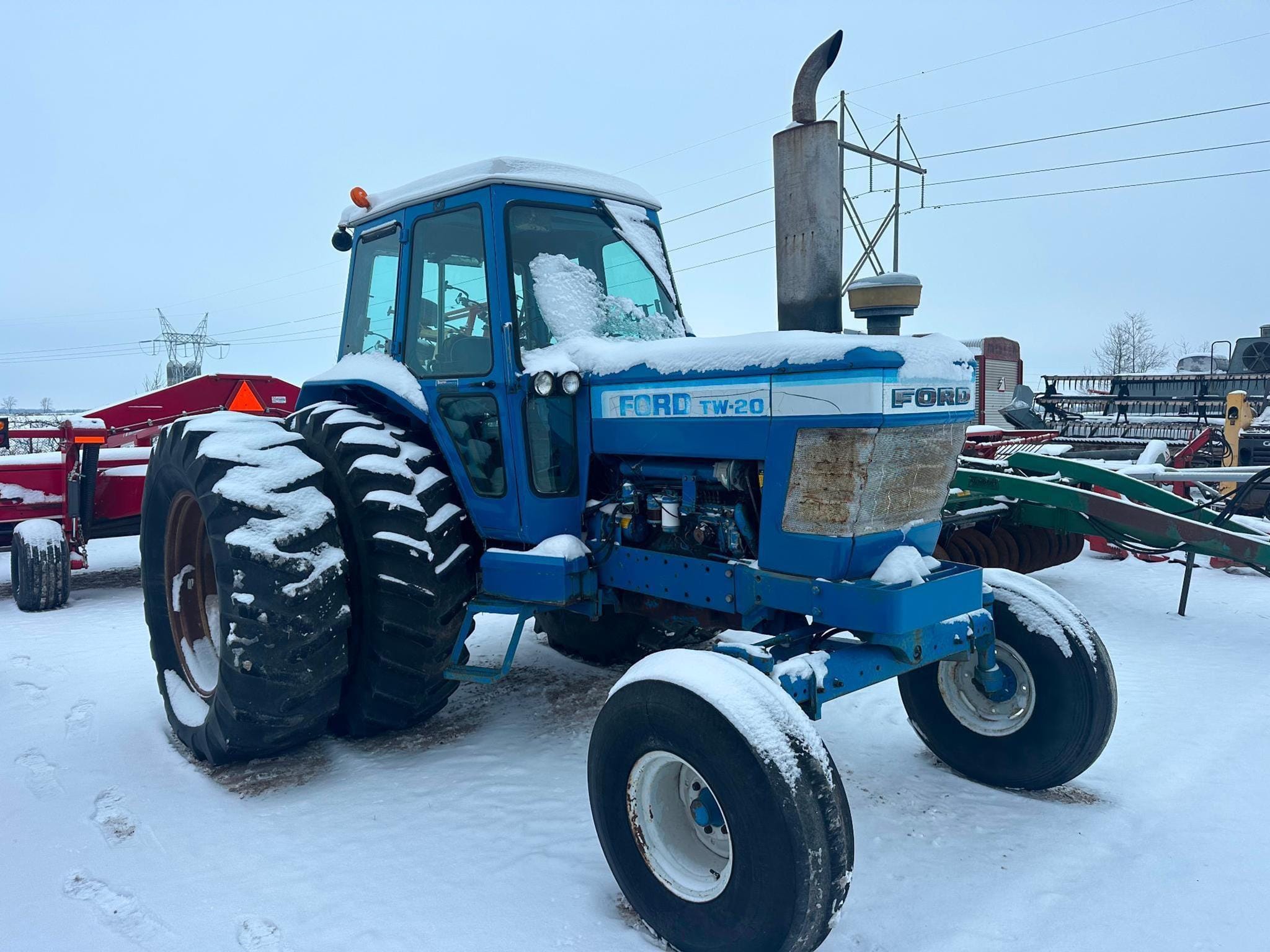 Ford TW-20 Equipment Image0