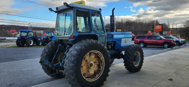 Image of Ford TW-25 equipment image 3