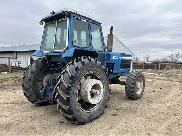 Image of Ford TW-30 equipment image 4