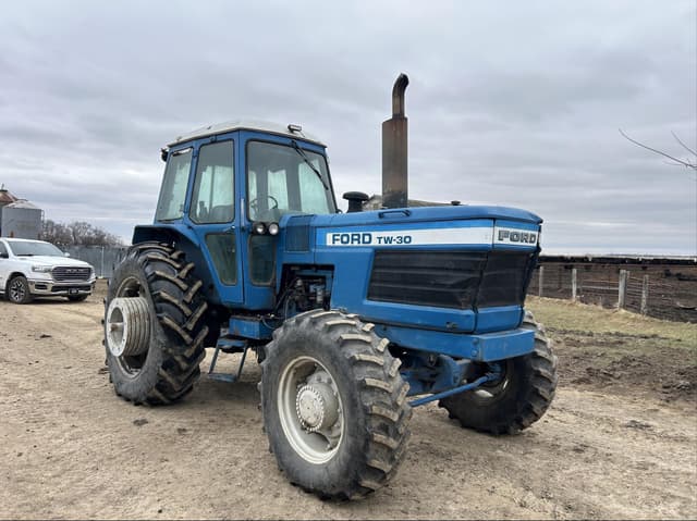 Image of Ford TW-30 equipment image 2