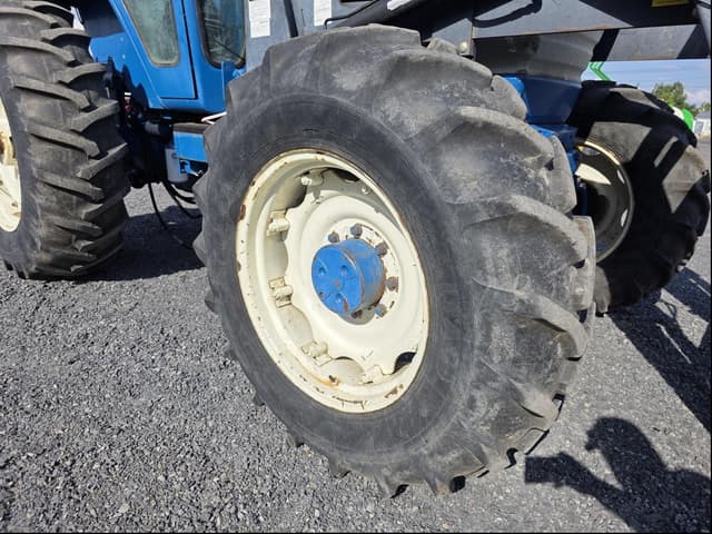 Image of Ford TW-5 equipment image 4