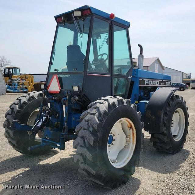 Image of Versatile 9030 equipment image 4