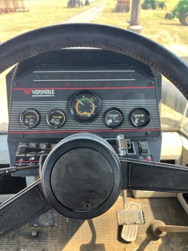 Image of Versatile 936 equipment image 3