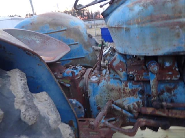 Image of Fordson Dexta equipment image 3