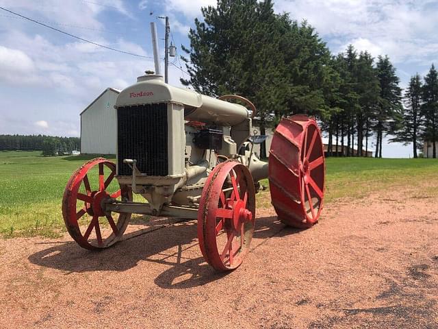 Image of Fordson Fordson F equipment image 1