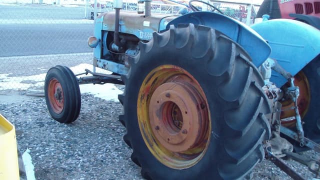 Image of Fordson Major equipment image 2