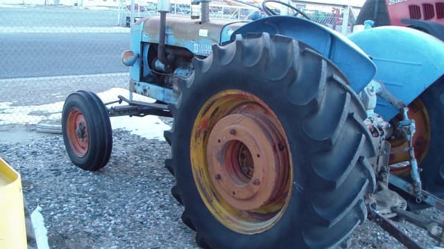 Image of Fordson Major equipment image 2