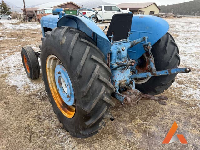 Image of Fordson Major equipment image 2