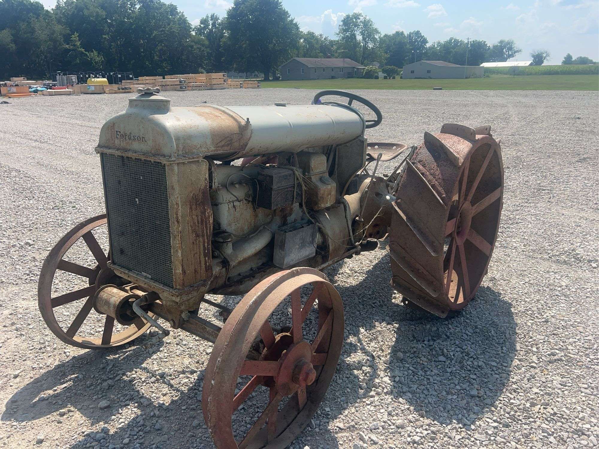 Fordson Fordson F Equipment Image0