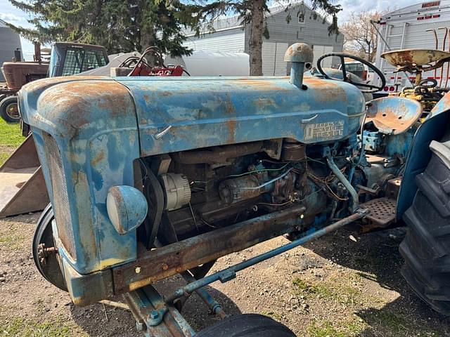 Image of Fordson Major equipment image 2
