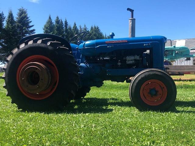 Image of Fordson Super Major equipment image 1