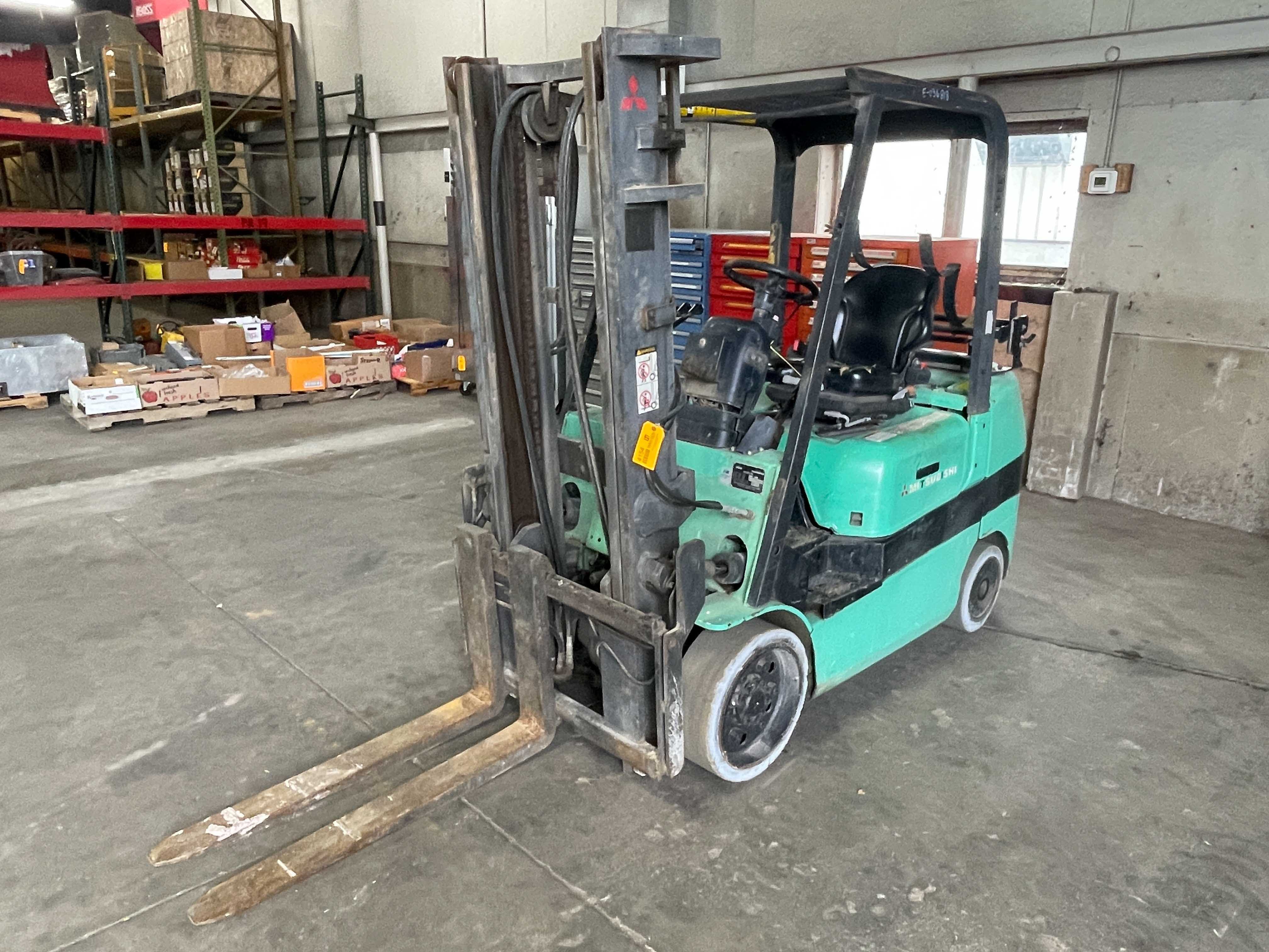 Mitsubishi FGC30K Equipment Image0