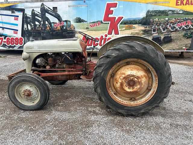Image of Ford 8N equipment image 3