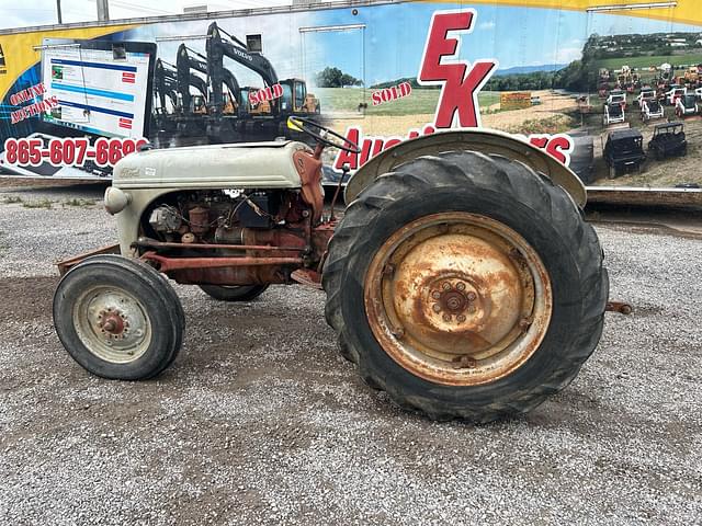 Image of Ford 8N equipment image 4