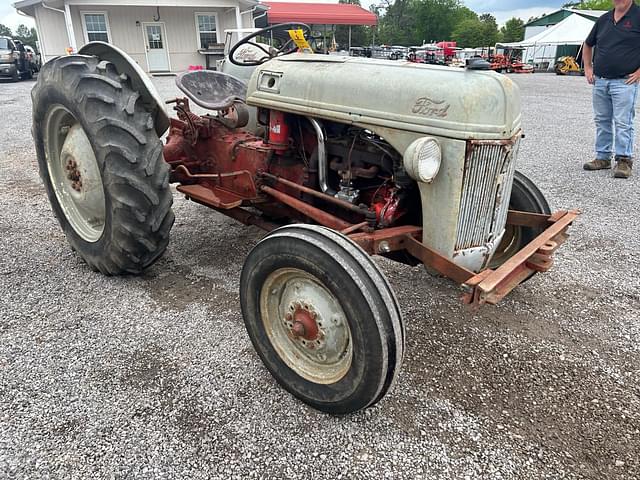 Image of Ford 8N equipment image 1