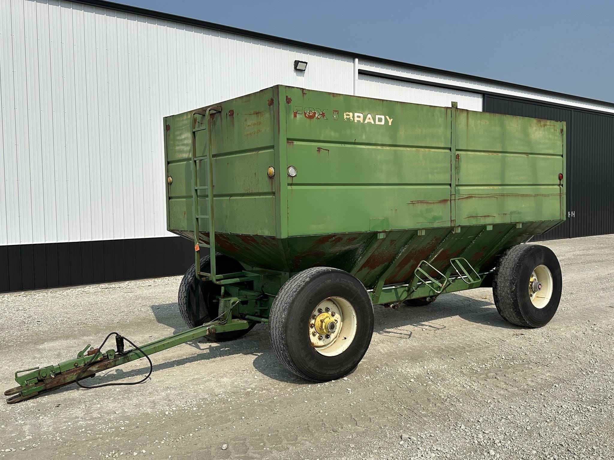 Fox Brady 1650 Equipment Image0