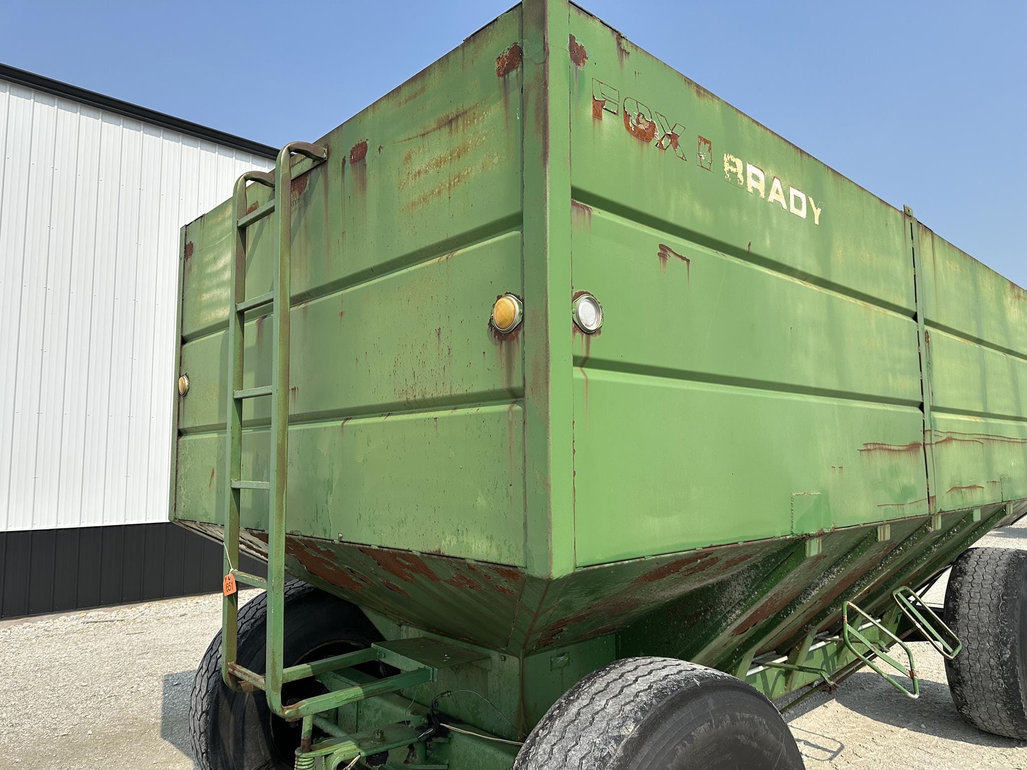 Fox Brady 1650 Equipment Image0