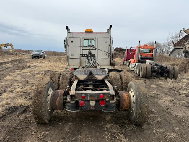 Image of Freightliner Classic XL equipment image 4