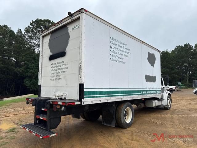 Image of Freightliner Business Class M2 equipment image 1