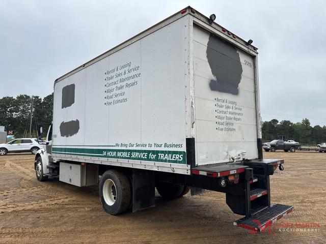 Image of Freightliner Business Class M2 equipment image 2