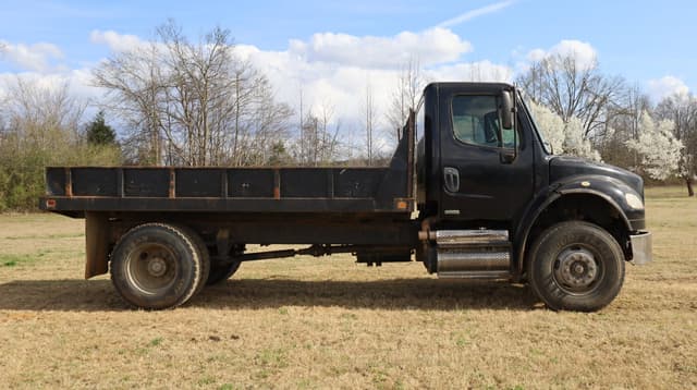 Image of Freightliner Business Class M2 equipment image 2