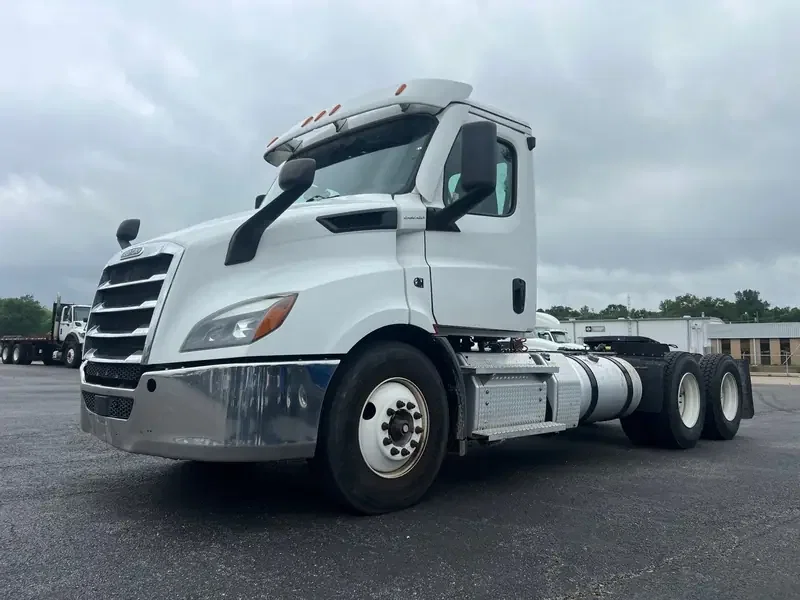 2021 Freightliner Cascadia Equipment Image0