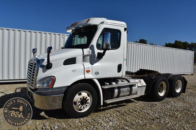 Image of Freightliner Cascadia equipment image 2
