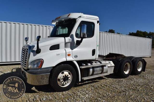 Image of Freightliner Cascadia equipment image 1