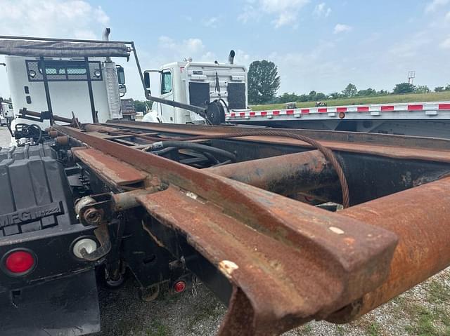 Image of Freightliner CL112 equipment image 2