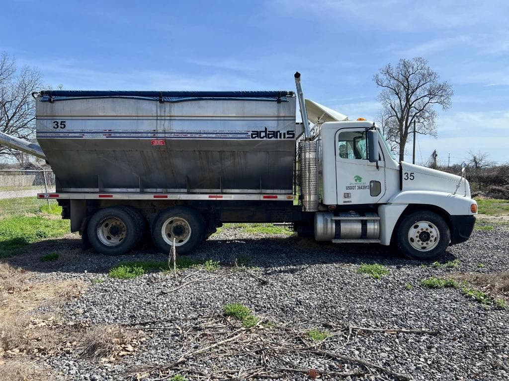Image of Freightliner CST120 Primary image